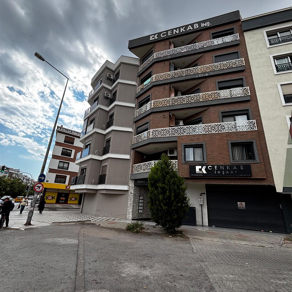 Cenkab İnşaat merkez ofisinin bulunduğu bina, Karşıyaka